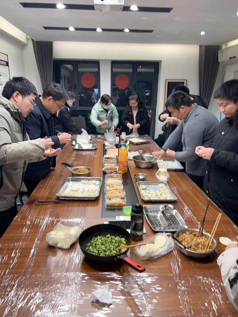 通達軟件公司組織開展“情暖冬至，餃香飄逸”冬至包餃子活動
